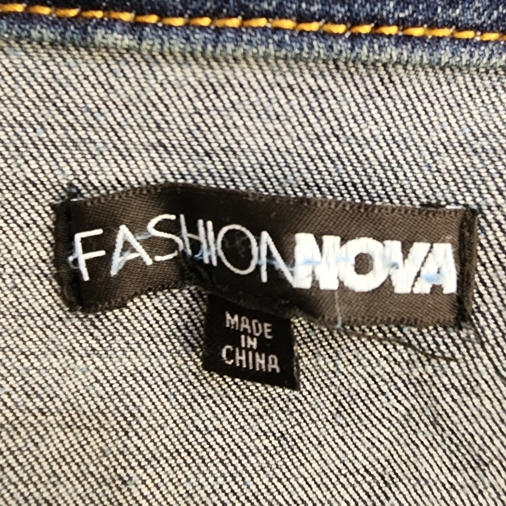 Fashion Nova Disstressed Blue Denim Jacket, Size 1X - Picture 5 of 7